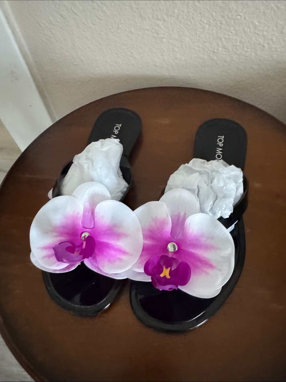 TOP Moda Black Patent Slide Sandals with White and Pink Orchid Accents